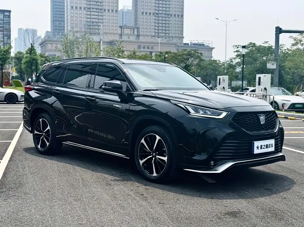 Toyota Crown Kluger — миниатюра 2