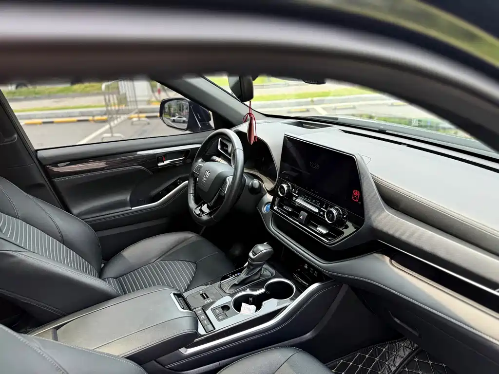 Toyota Crown Kluger — миниатюра 9