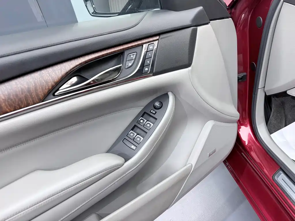 Cadillac CTS — миниатюра 7