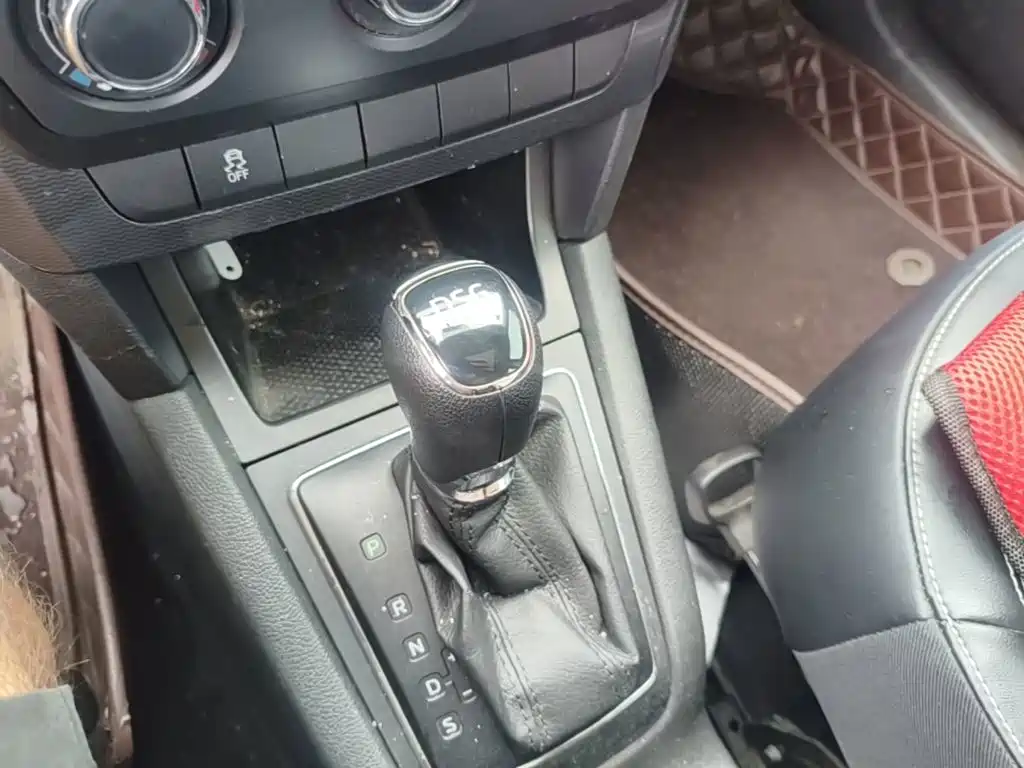 Skoda Yeti — миниатюра 14