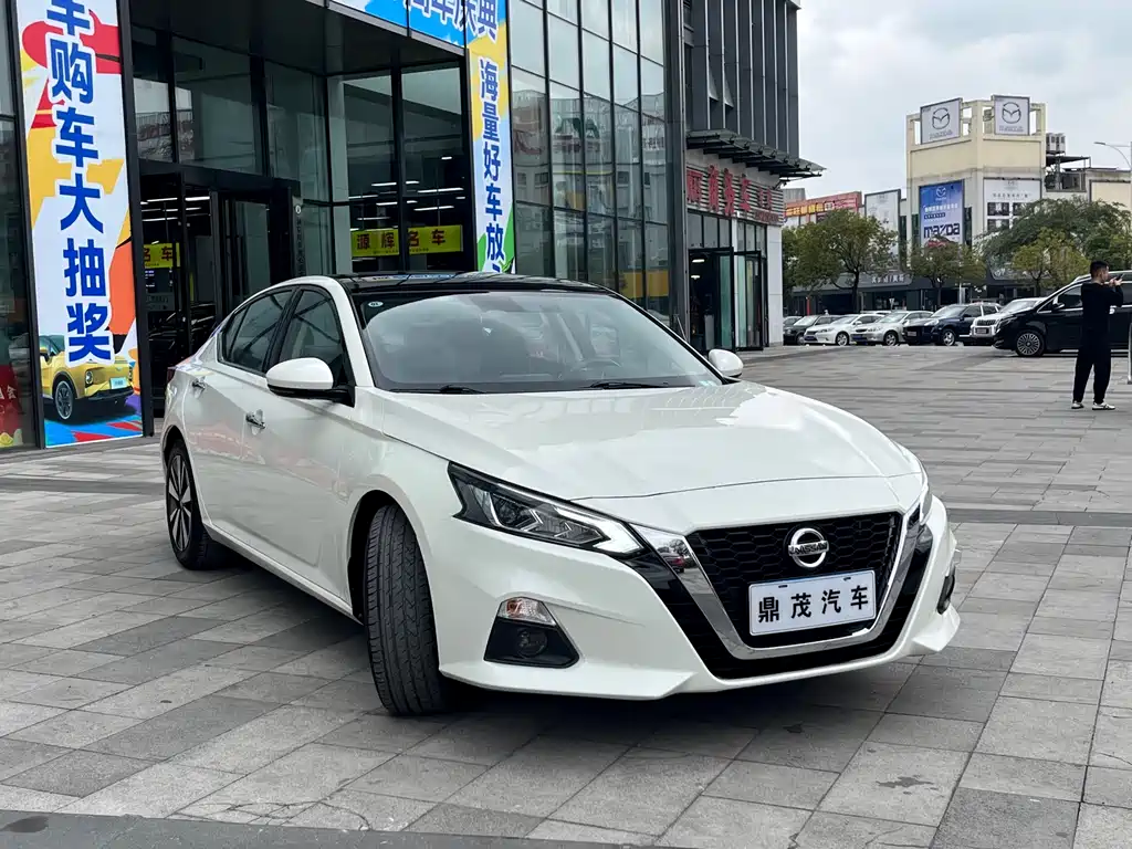 NISSAN TEANA