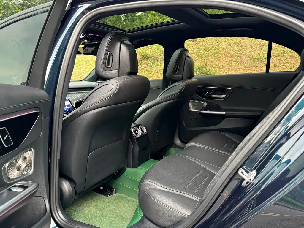 Mercedes-Benz C-Class — миниатюра 9