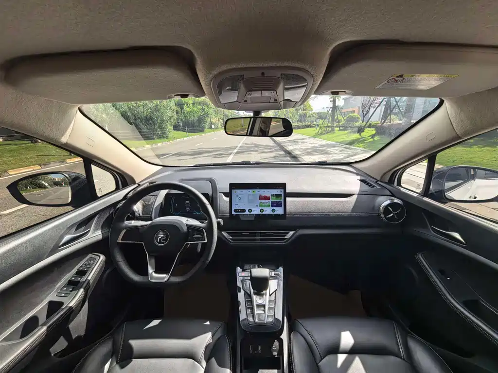 BYD Yuan EV — миниатюра 9