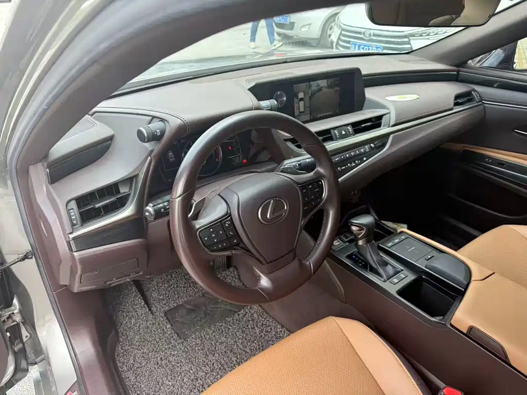 Lexus ES — миниатюра 8