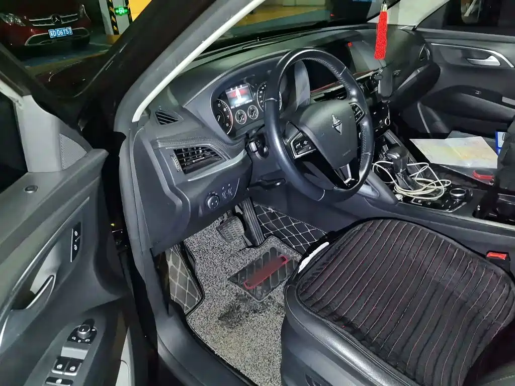 Borgward BX7 — миниатюра 13
