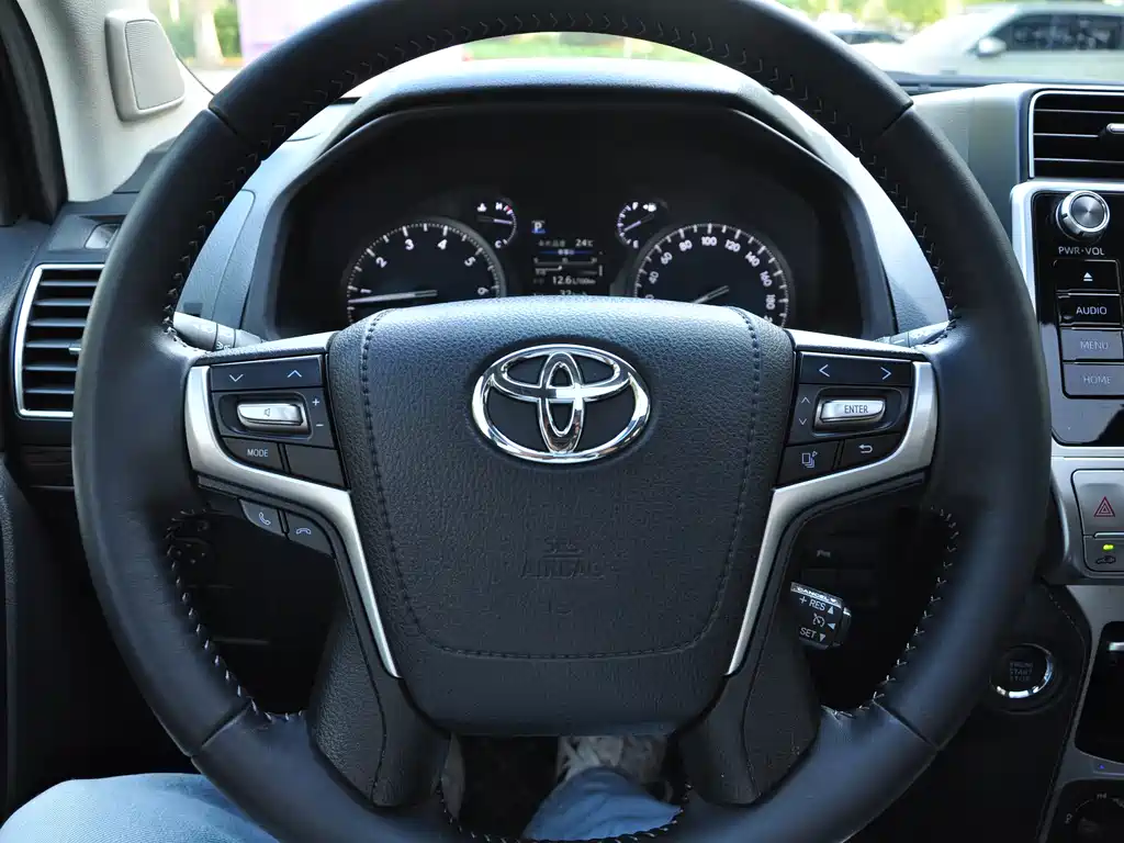 Toyota Prado — миниатюра 8