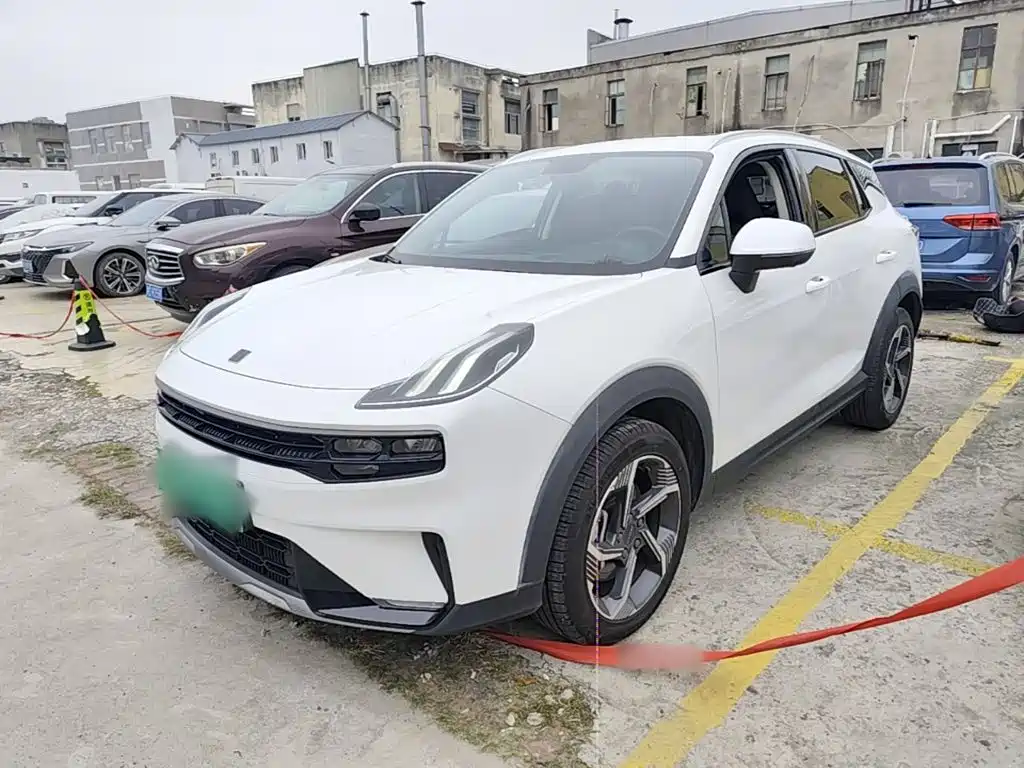 Lynk & Co 06 EM-P