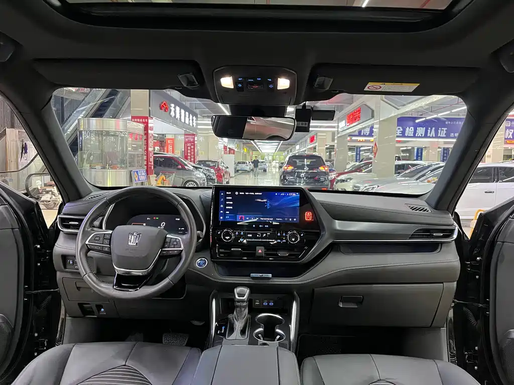 Toyota Crown Kluger — миниатюра 25