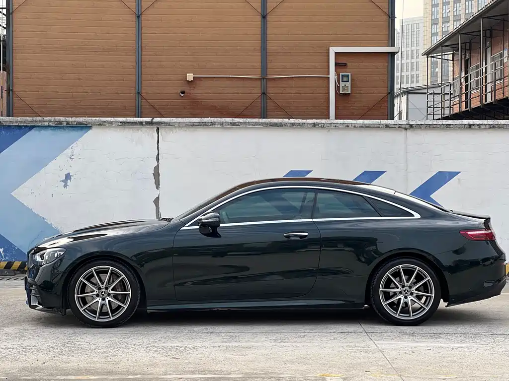 MERCEDES-BENZ E CLASS