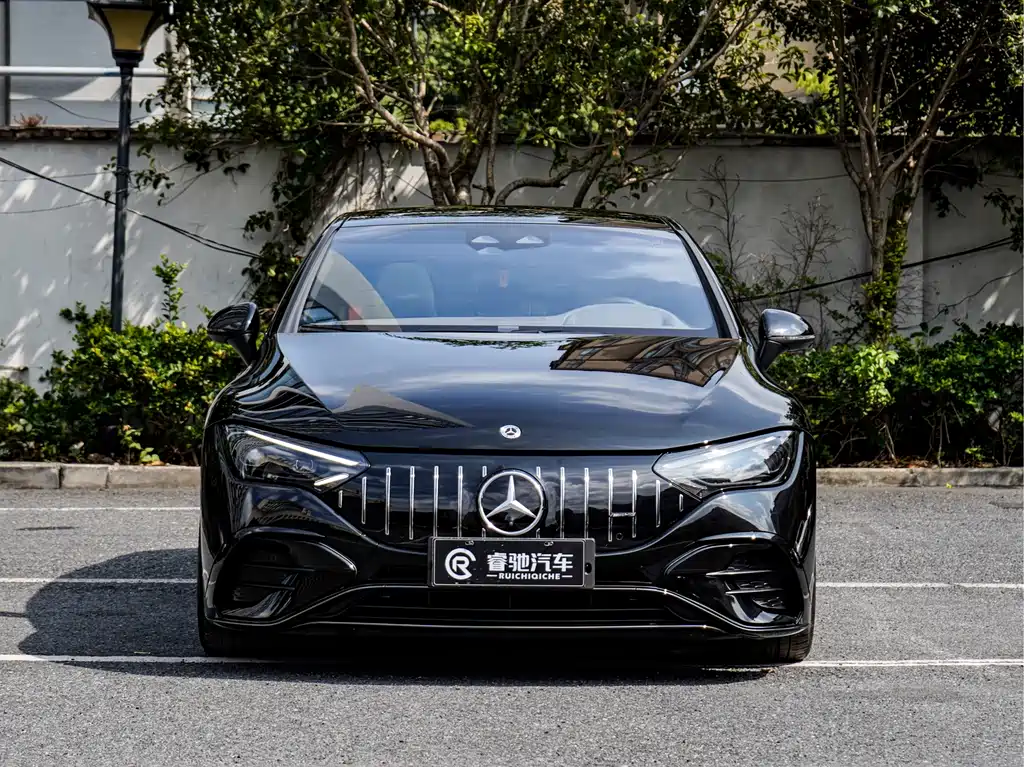 MERCEDES-BENZ EQE AMG