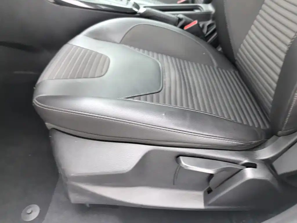 Ford Focus — миниатюра 20