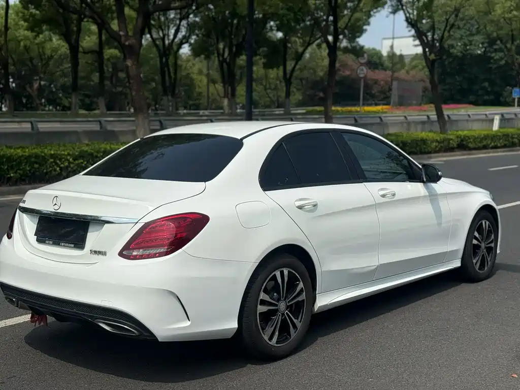 Mercedes-Benz C-Class — миниатюра 9