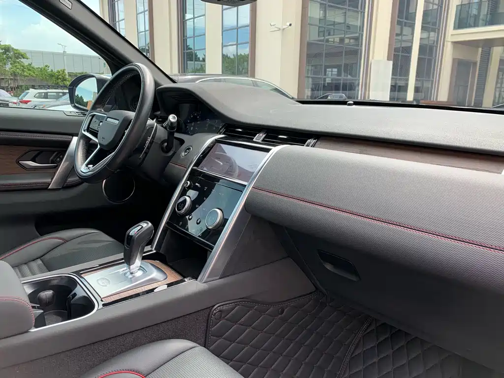 Land Rover Discovery Sport — миниатюра 28