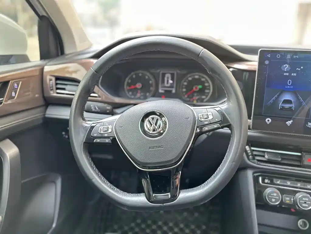 VOLKSWAGEN TUYUE