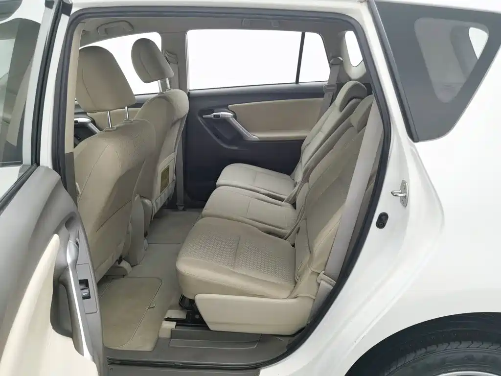 Toyota Verso — миниатюра 15