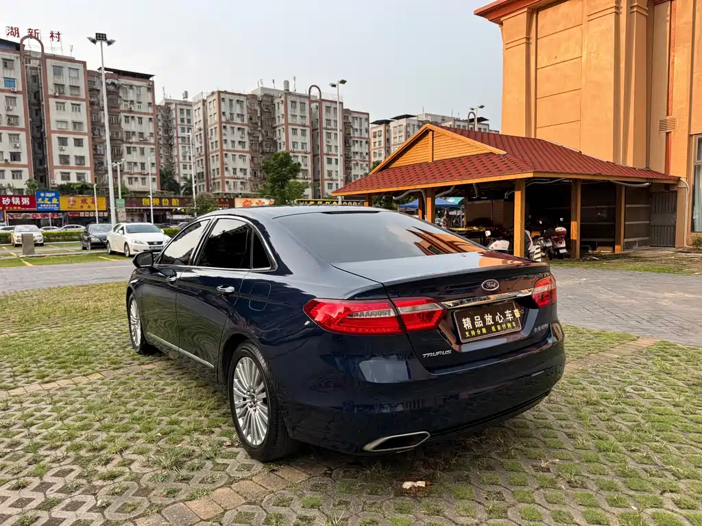 Ford Taurus — миниатюра 4