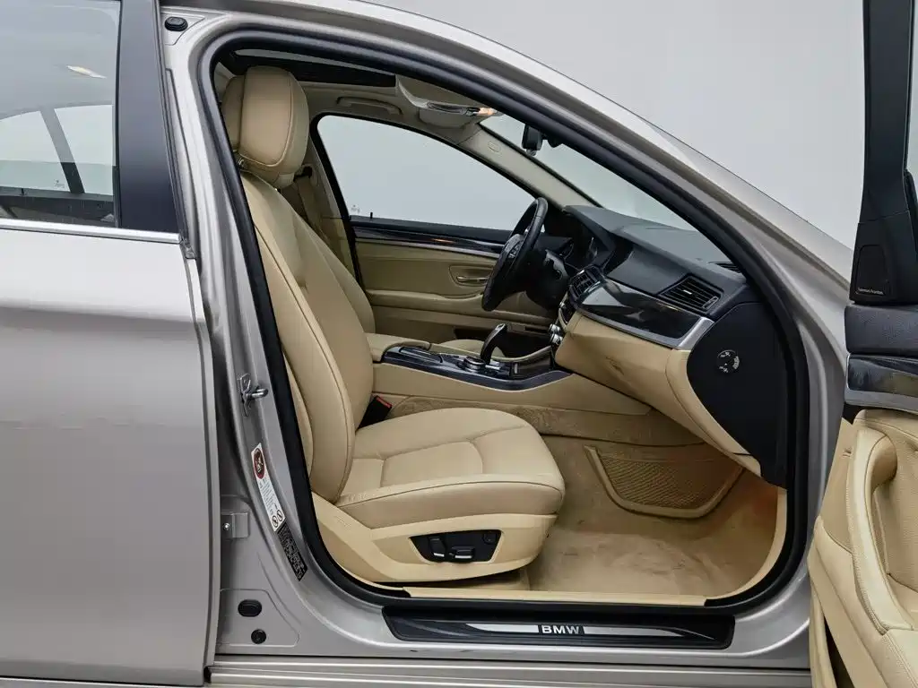 BMW 5 Series — миниатюра 23