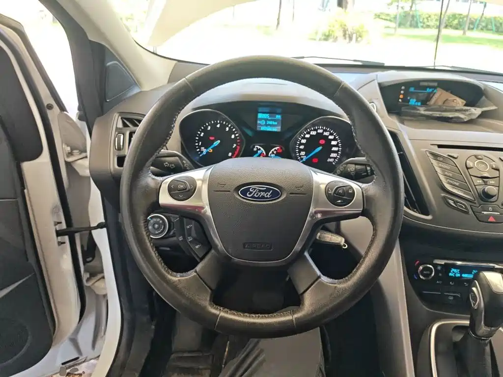 Ford Kuga — миниатюра 6