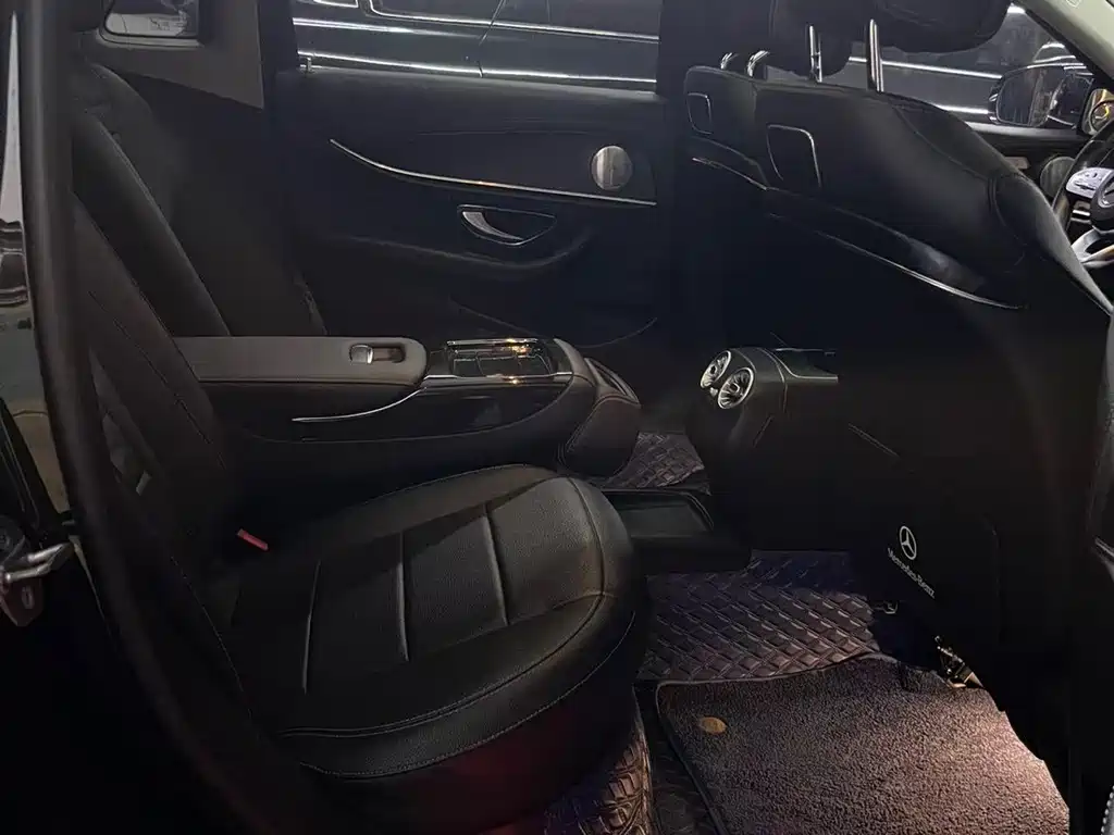 Mercedes-Benz E-Class — миниатюра 10