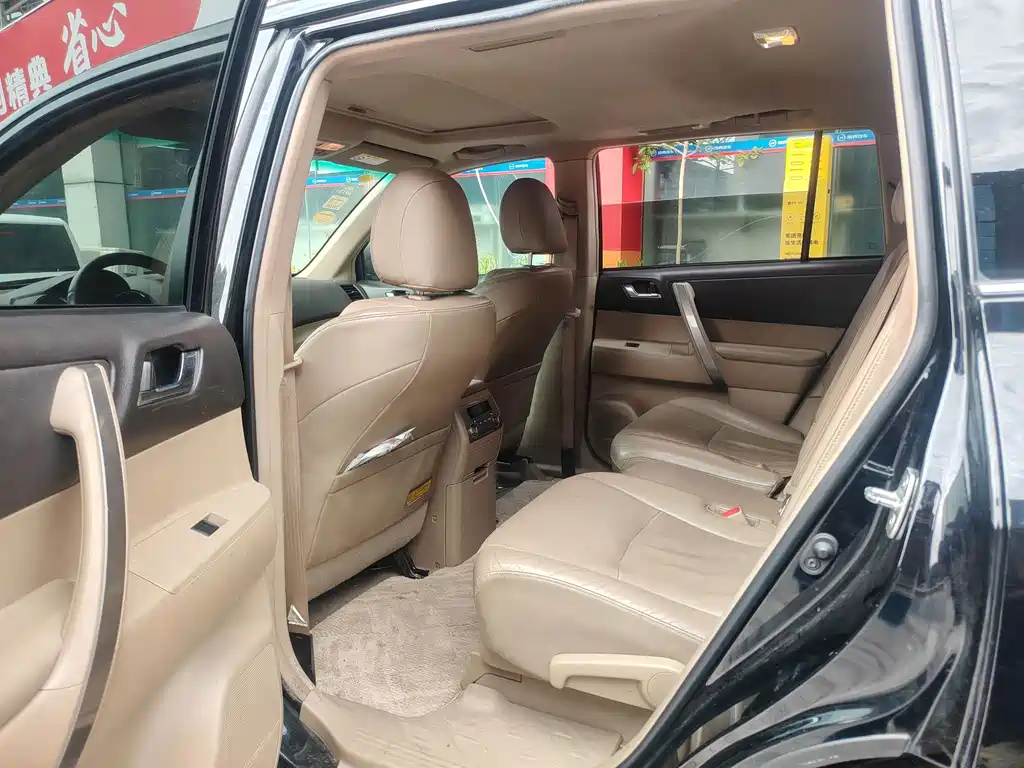 Toyota Highlander — миниатюра 9