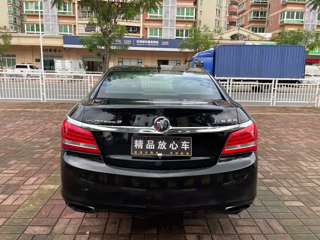 BUICK LACROSSE