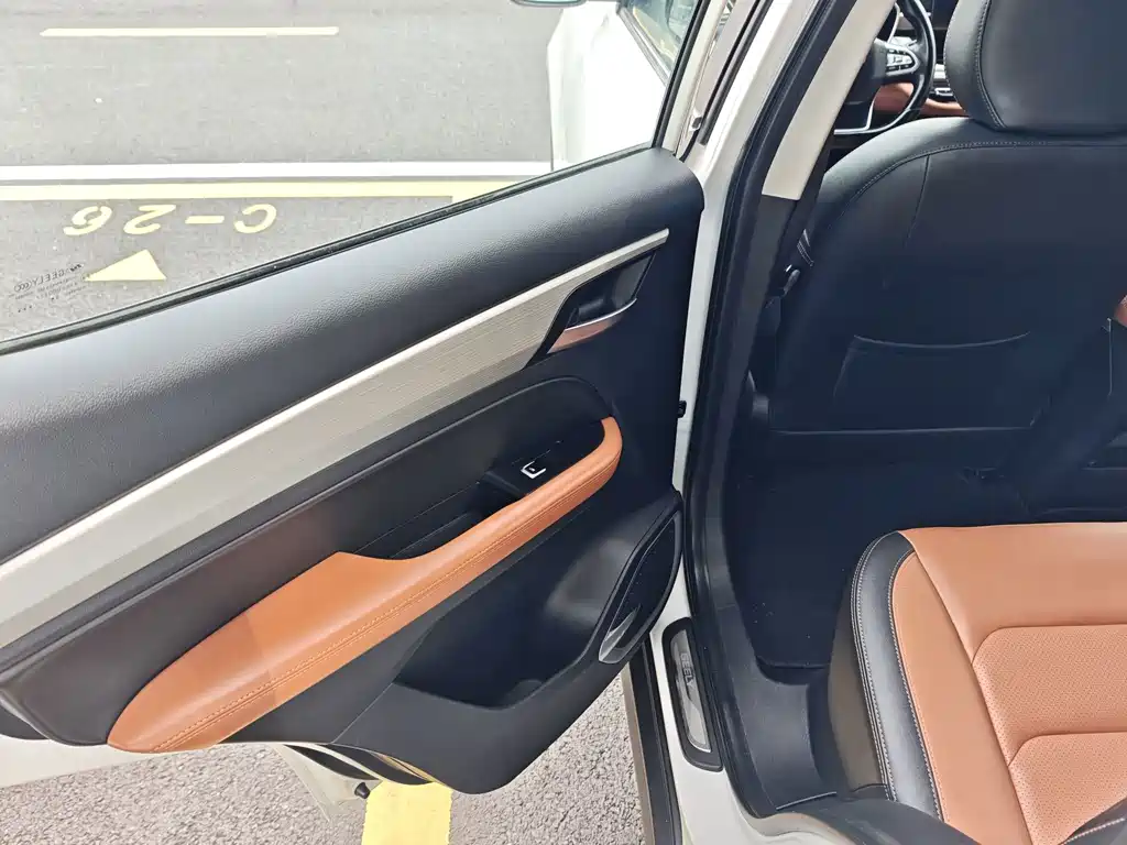 Geely Vision X6 — миниатюра 13