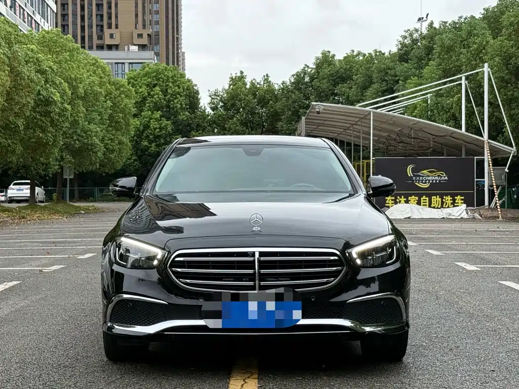 Mercedes-Benz E-Class — миниатюра 2