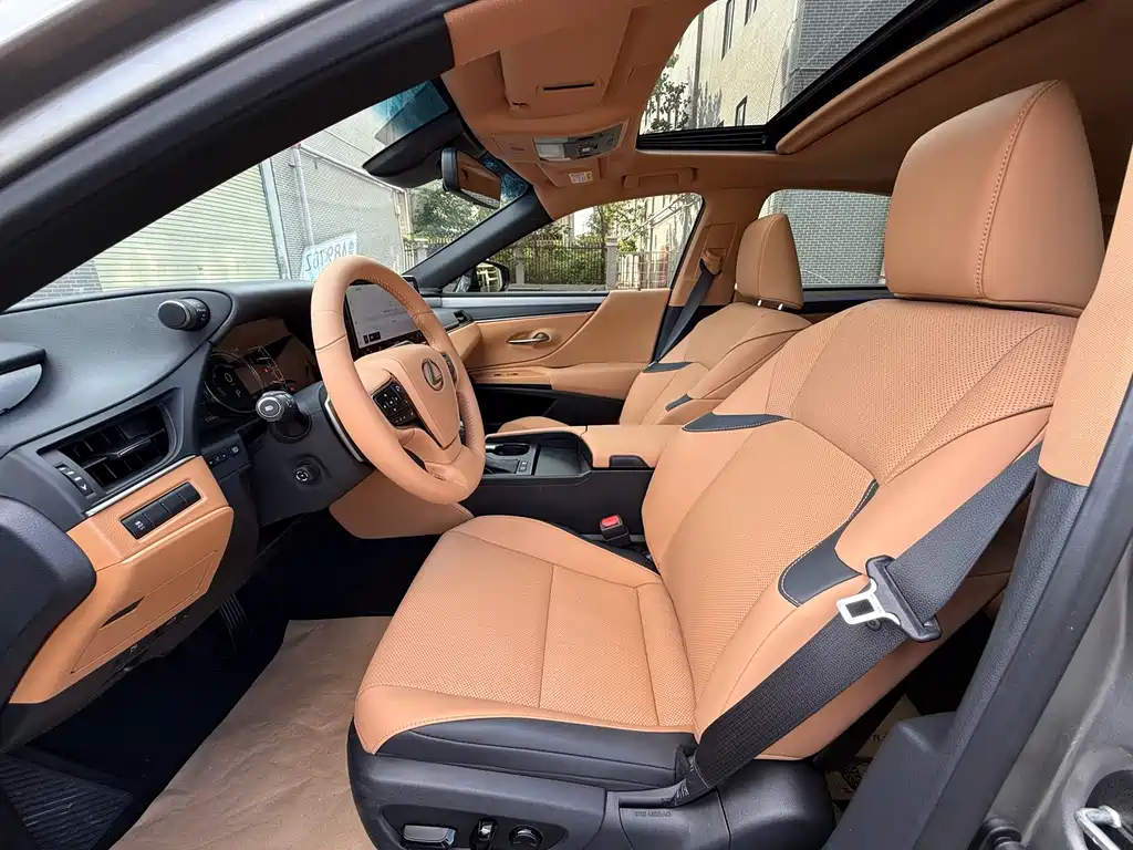 Lexus ES 2025 300h Premium