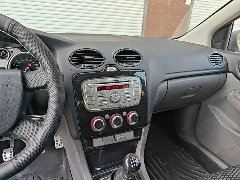Ford Focus 2013 1.8L MT