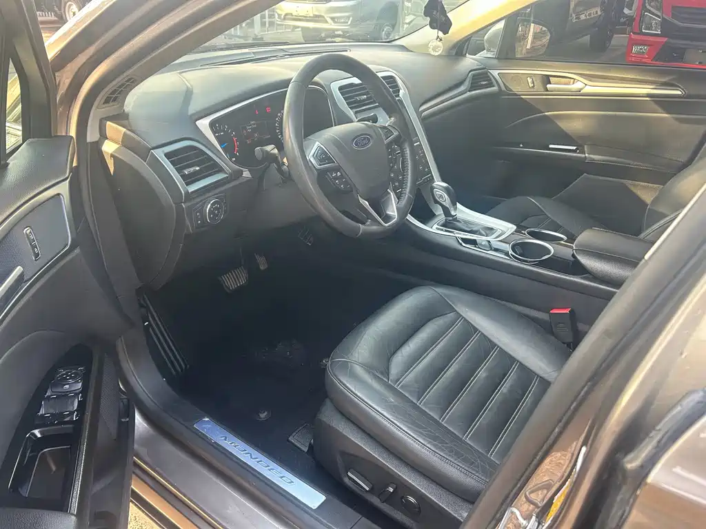 Ford Mondeo — миниатюра 9