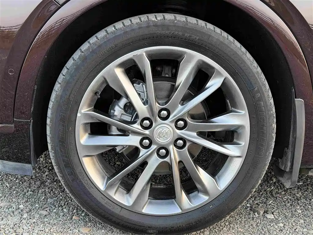 Buick Enclave — миниатюра 14