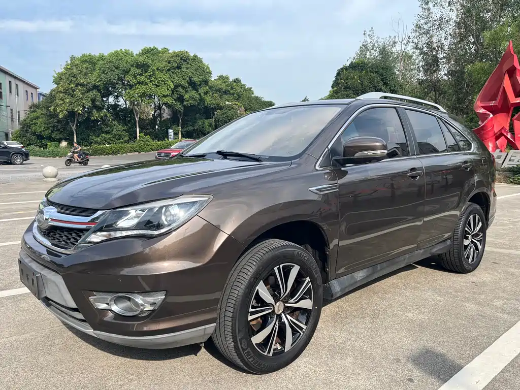 BYD S7