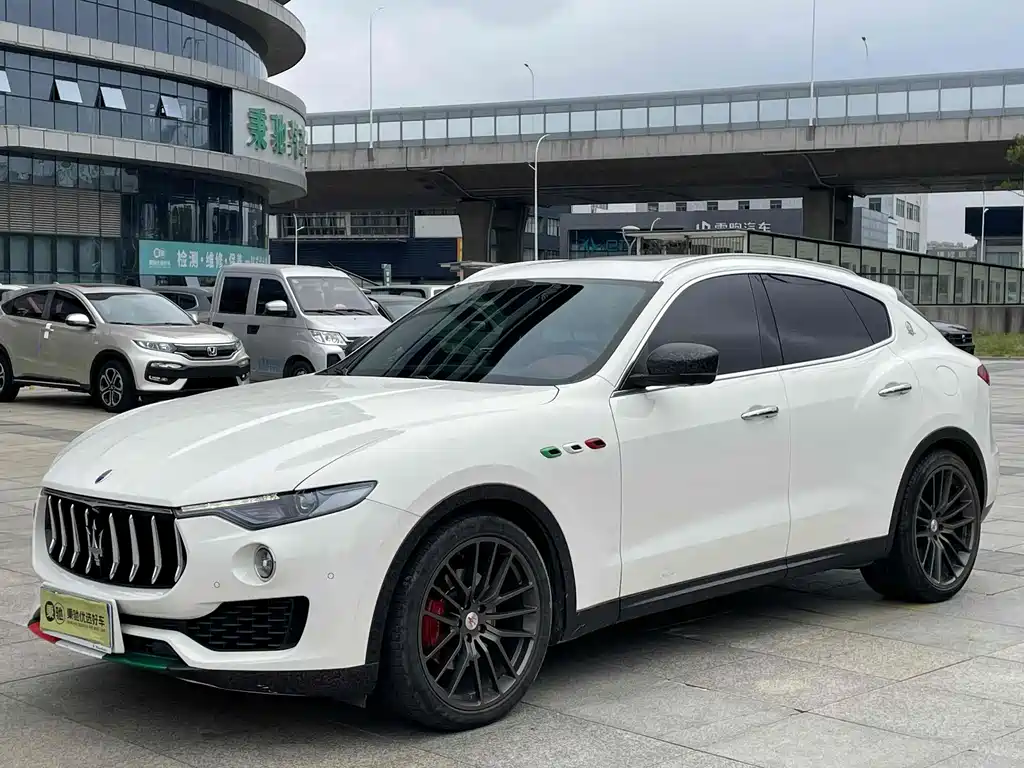 MASERATI LEVANTE