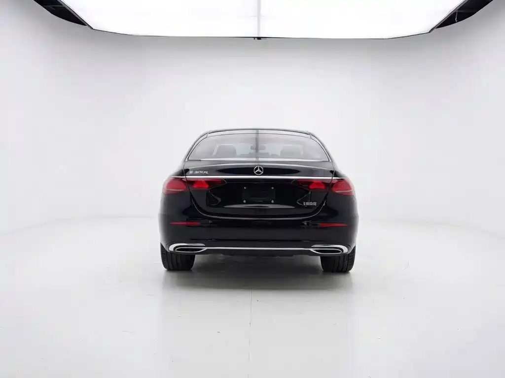 Mercedes-Benz E-Class — миниатюра 10