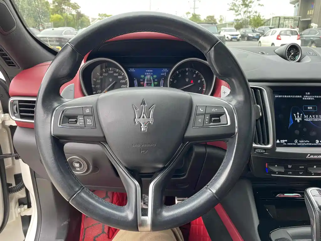 MASERATI LEVANTE