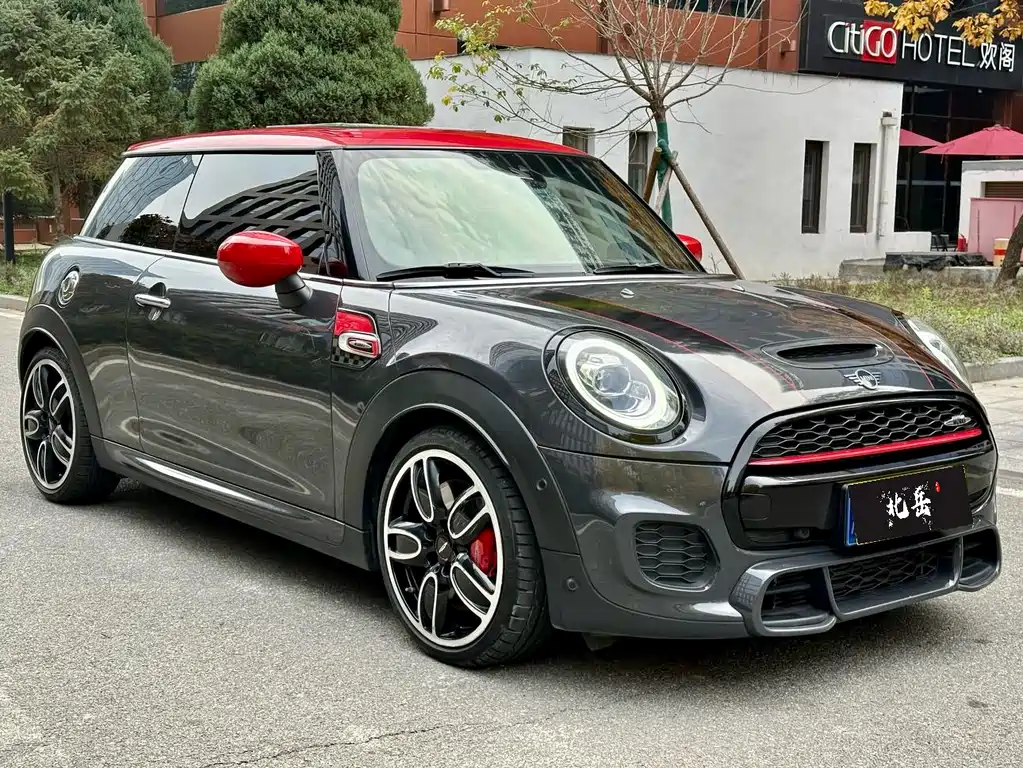 MINI JCW