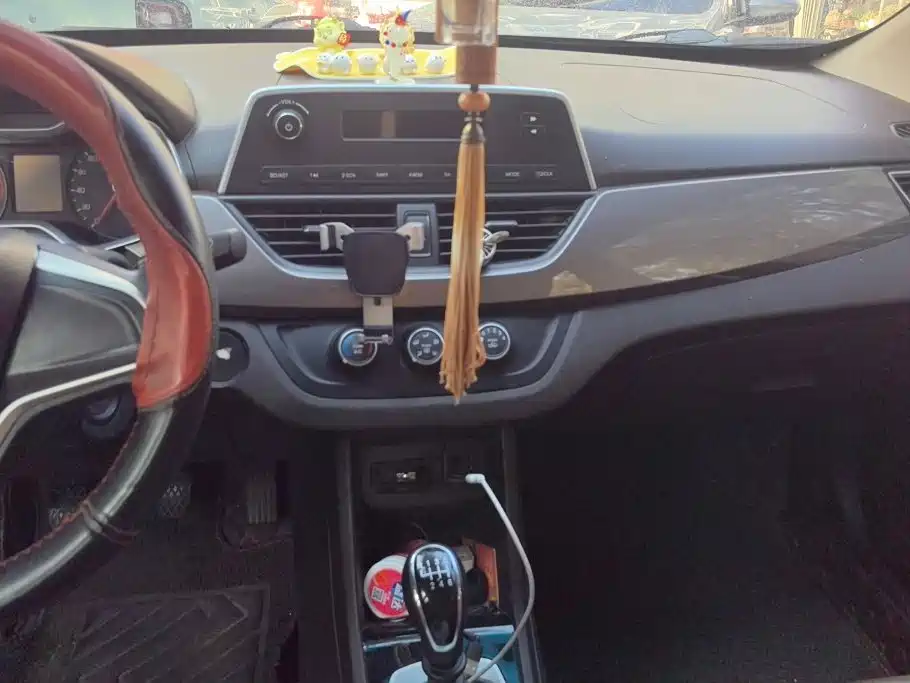Baojun 310W — миниатюра 13