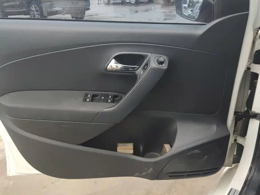 Volkswagen Polo — миниатюра 7