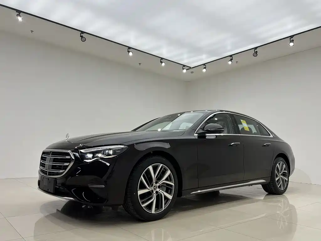 Mercedes-Benz E-Class 0