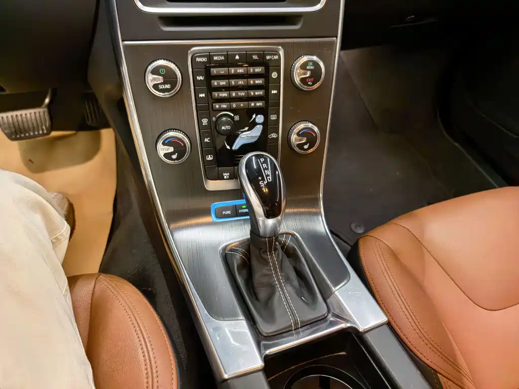 Volvo S60 PHEV — миниатюра 12