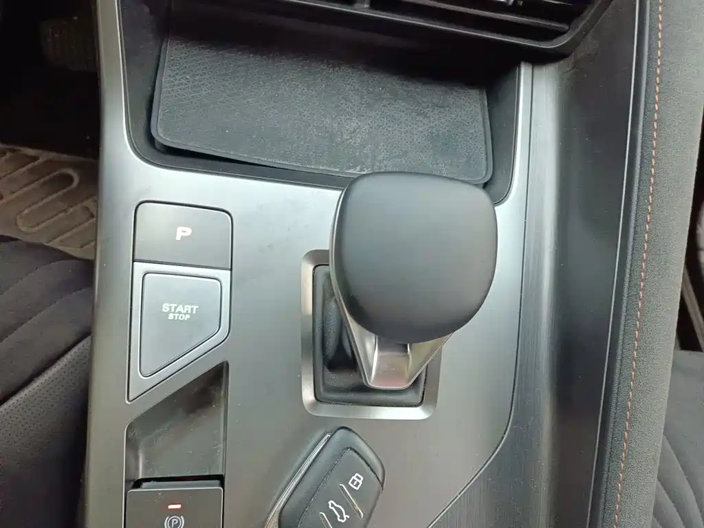 Roewe D5X DMH — миниатюра 15