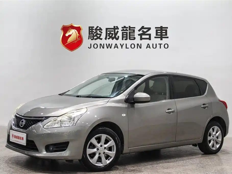 Nissan Tiida 2013