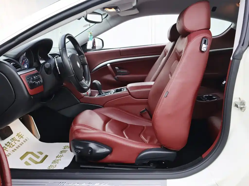 Maserati GranTurismo — миниатюра 6