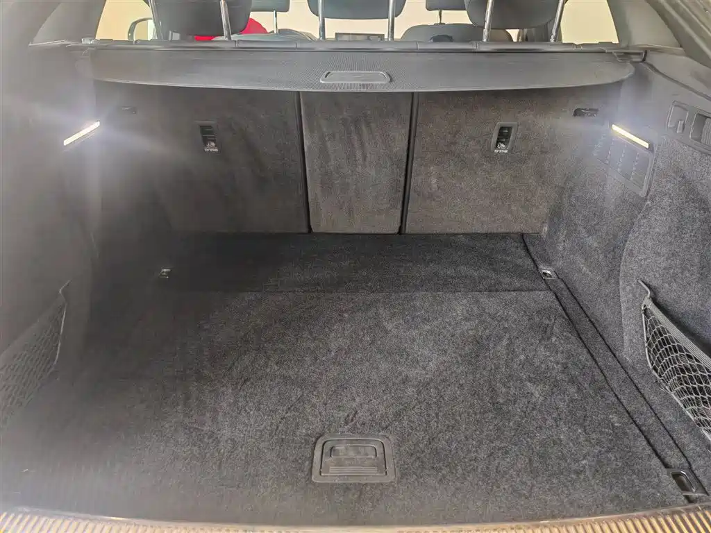Audi Q5L Sportback — миниатюра 16