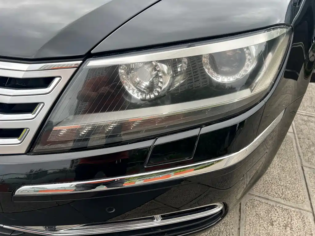 Volkswagen Phaeton — миниатюра 10