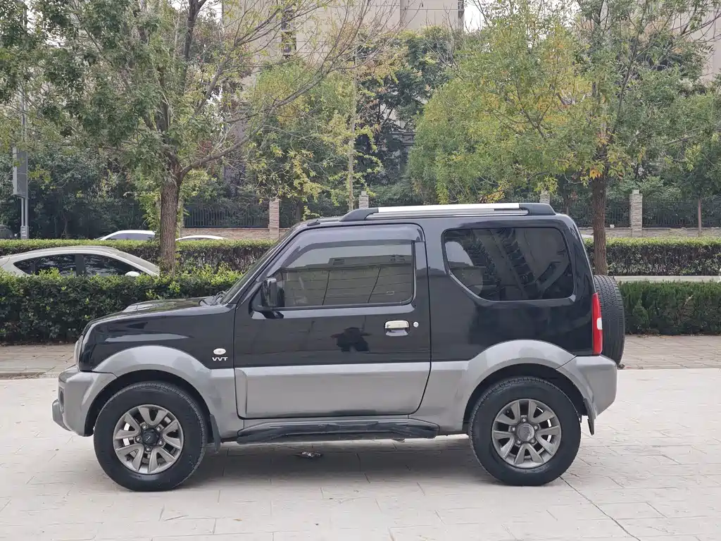 Suzuki Jimny — миниатюра 5