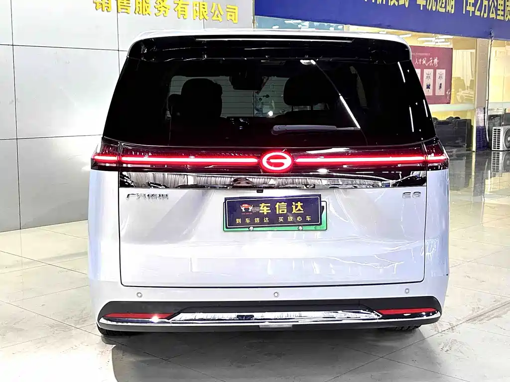 GAC Motor 传祺E8 PHEV — миниатюра 4