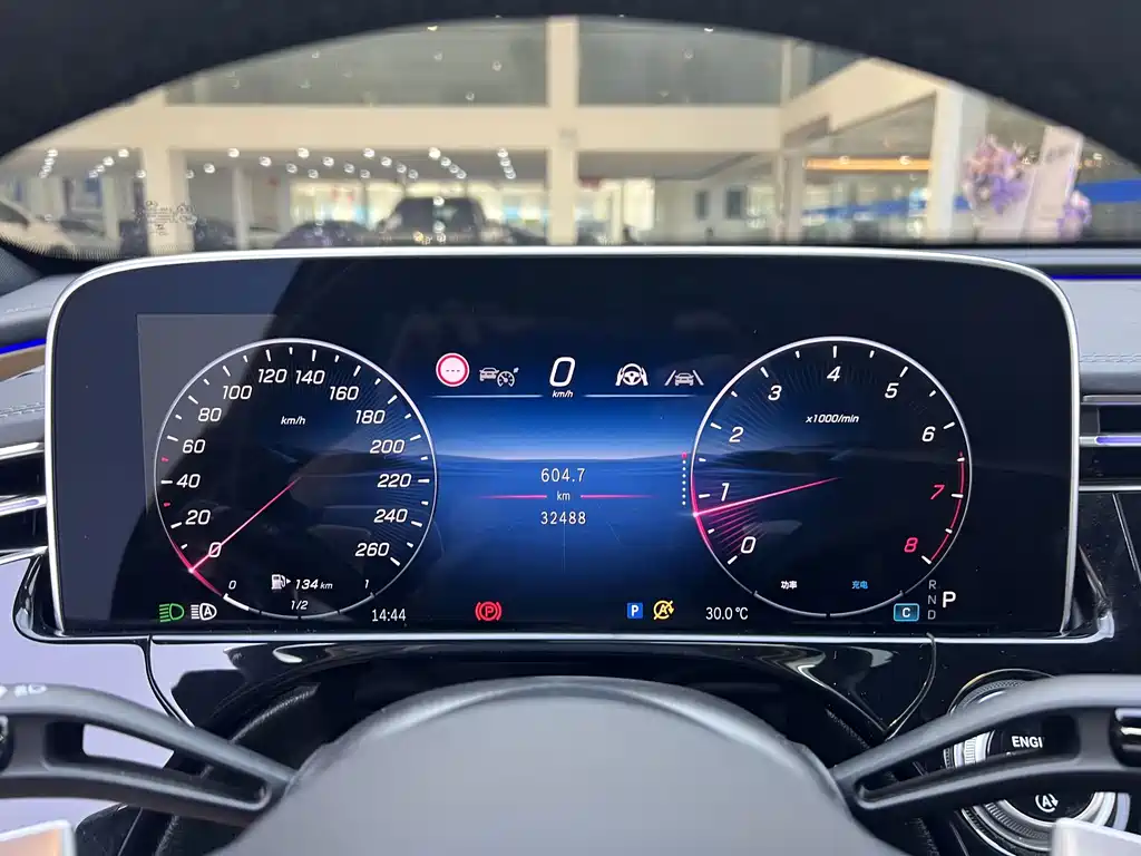 Mercedes-Benz E-Class — миниатюра 19