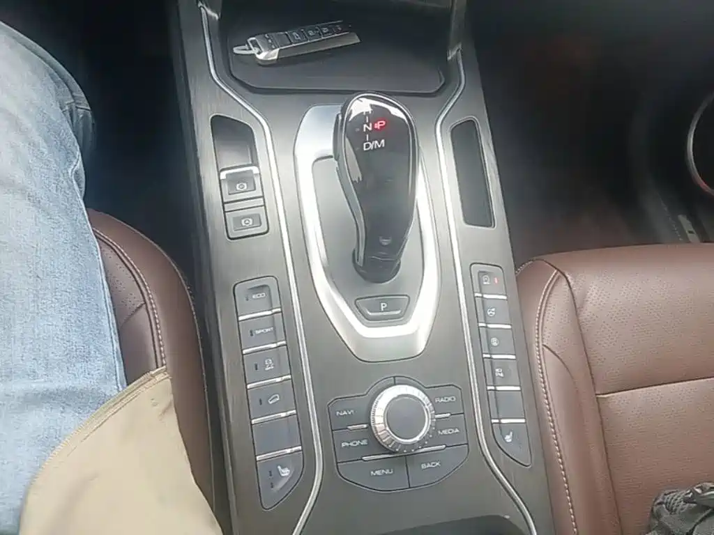 Wey Wey VV6 — миниатюра 14