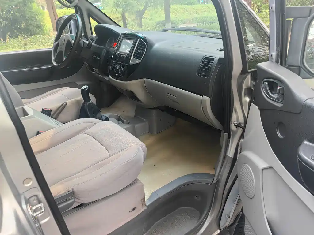 Forthing Lingzhi M3L 1.6L 7 seats Comfort Type, фото 7